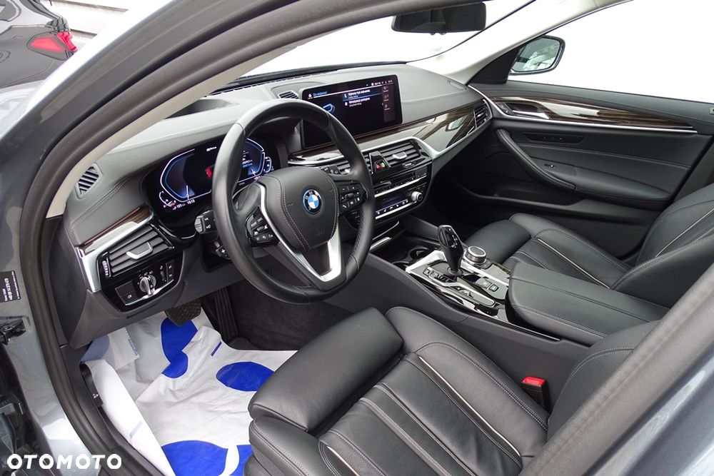 BMW Seria 5 530e xDrive Luxury Line sport - 21