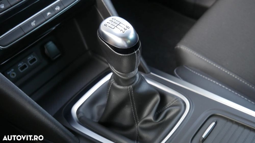 Renault Megane TCe 140 GPF INTENS - 5