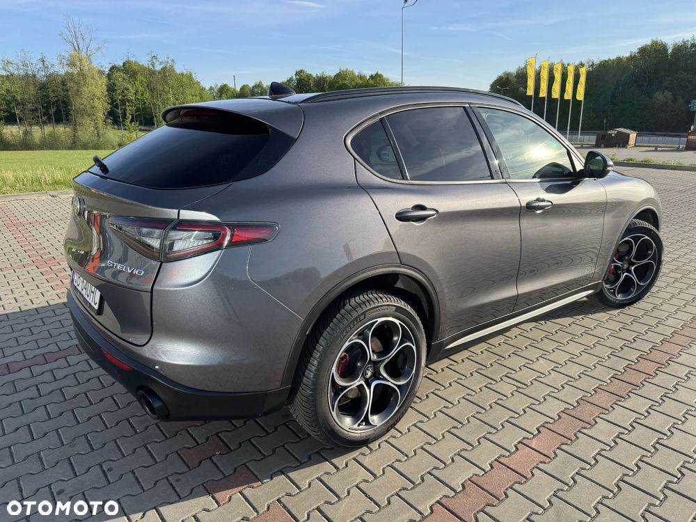 Alfa Romeo Stelvio - 6