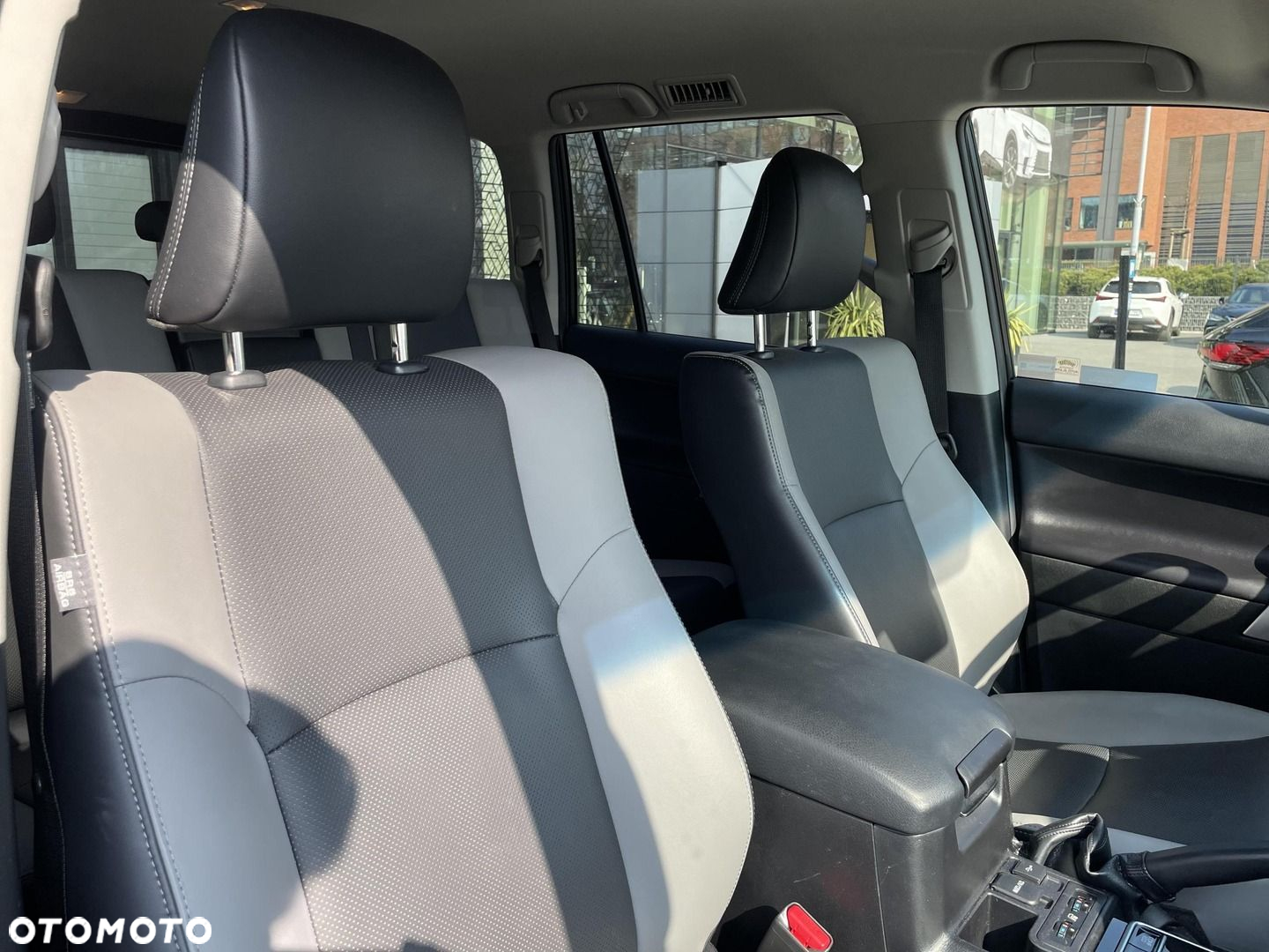 Toyota Land Cruiser LC 2.8 D-4D Executive - 12