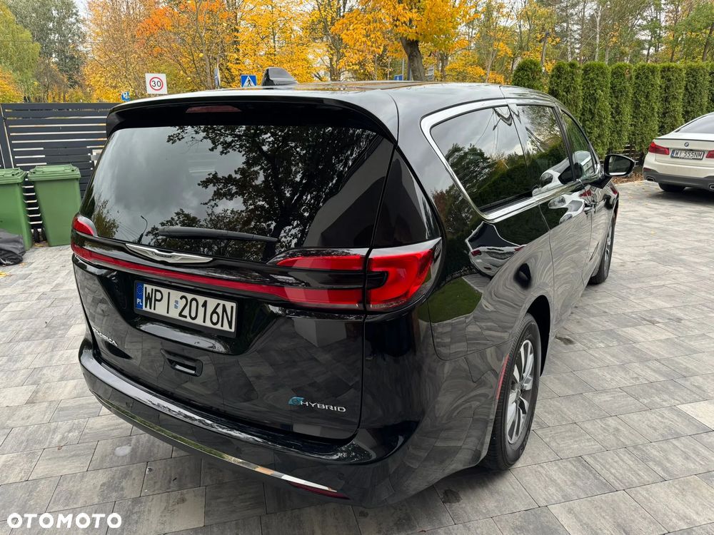 Chrysler Pacifica - 4