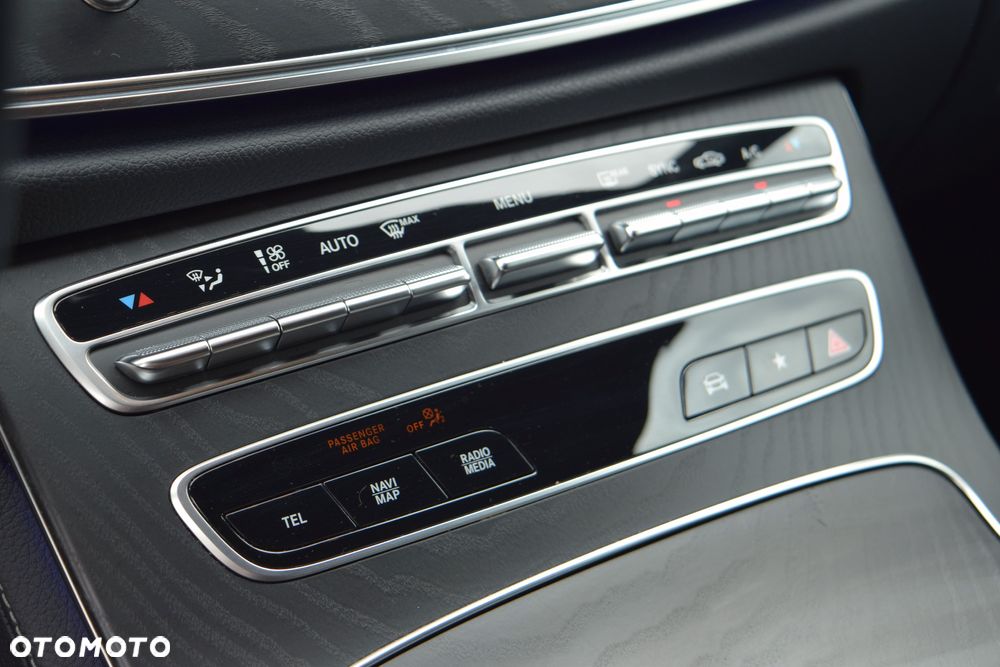 Mercedes-Benz Klasa E 220 d 4-Matic AMG/Avantgarde - 20