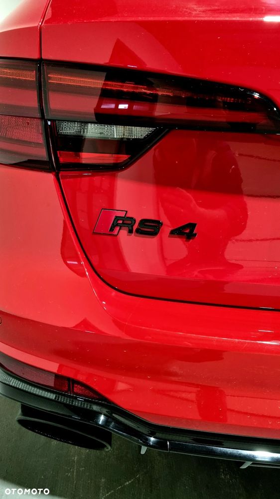 Audi RS4 Avant - 9