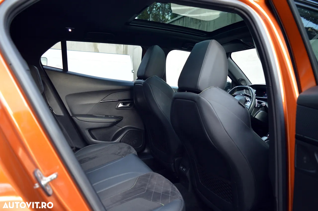 Peugeot 2008 PureTech 155 EAT8 GT Pack - 31