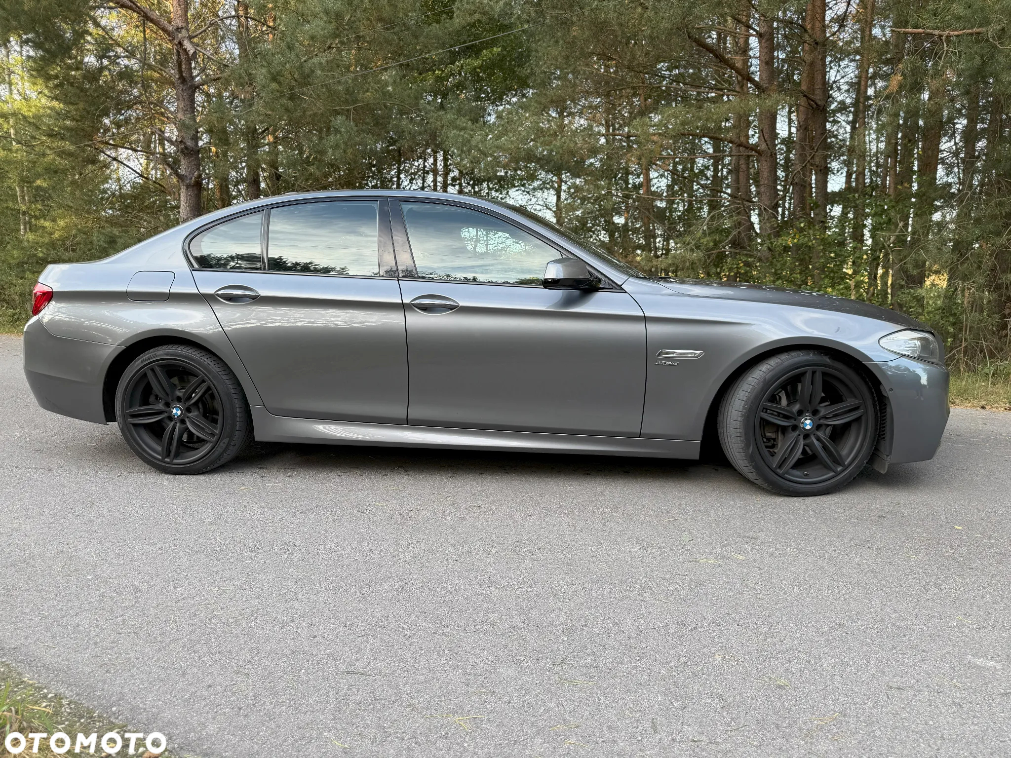 BMW Seria 5 550i - 10