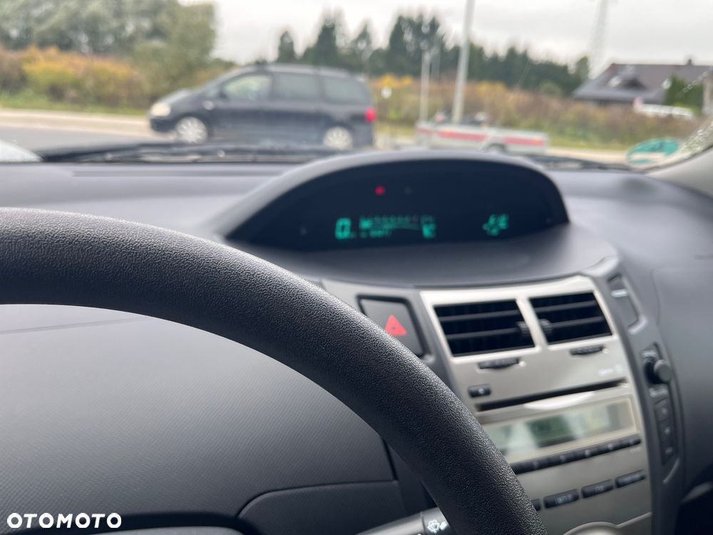 Toyota Yaris - 15