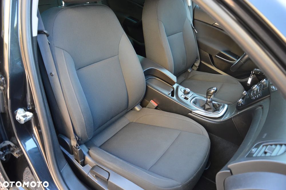 Opel Insignia - 35