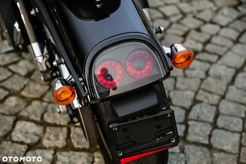 Harley-Davidson Dyna Fat Bob - 6