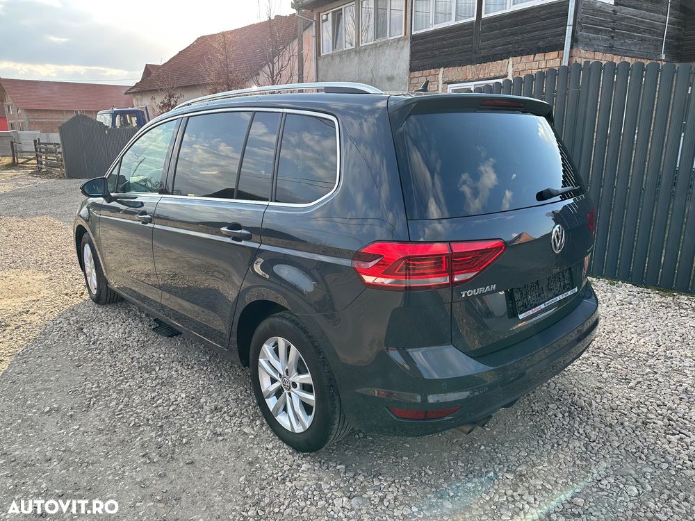 Volkswagen Touran 2.0 TDI DSG Highline - 3