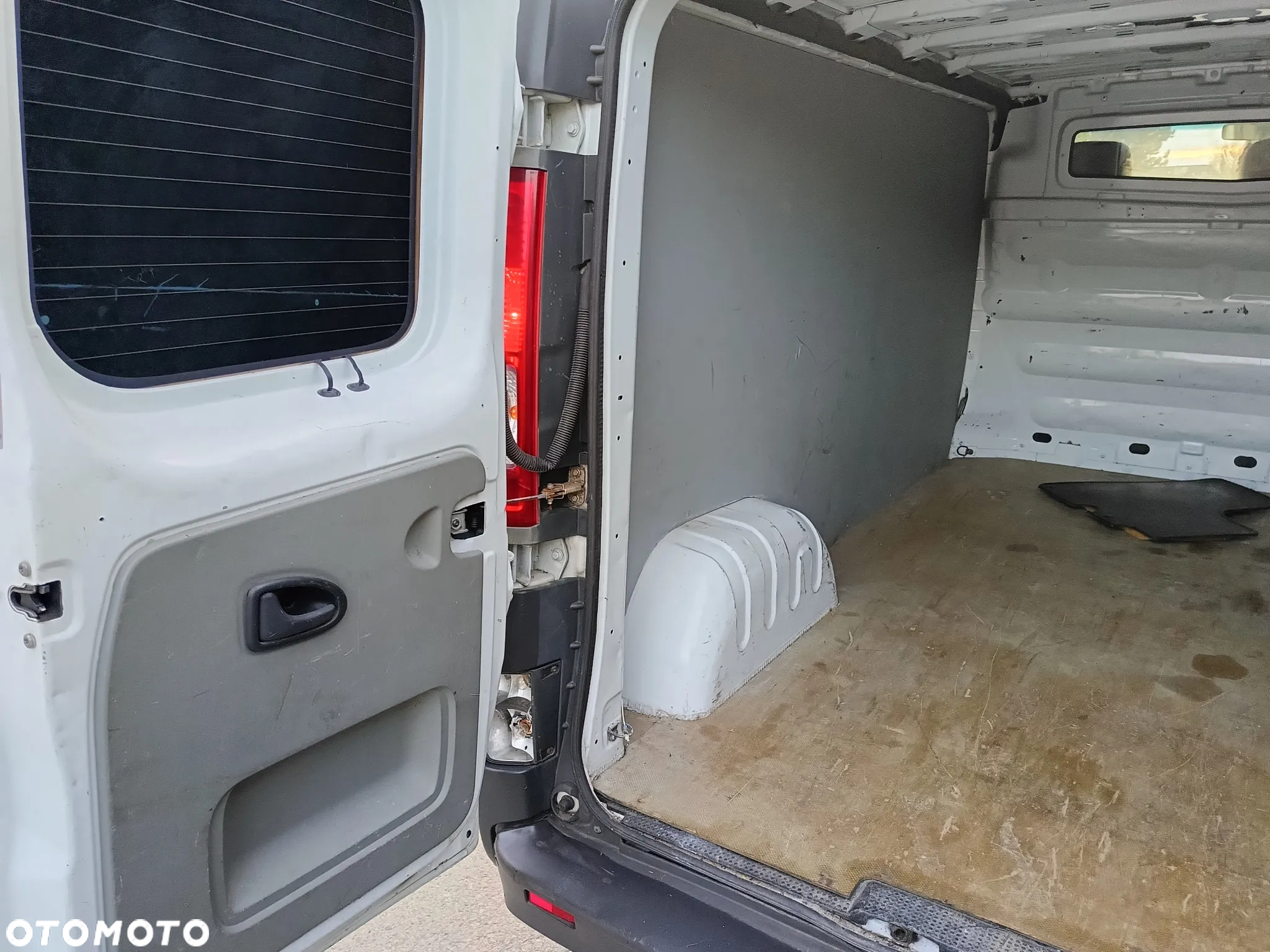 Opel VIVARO - 18