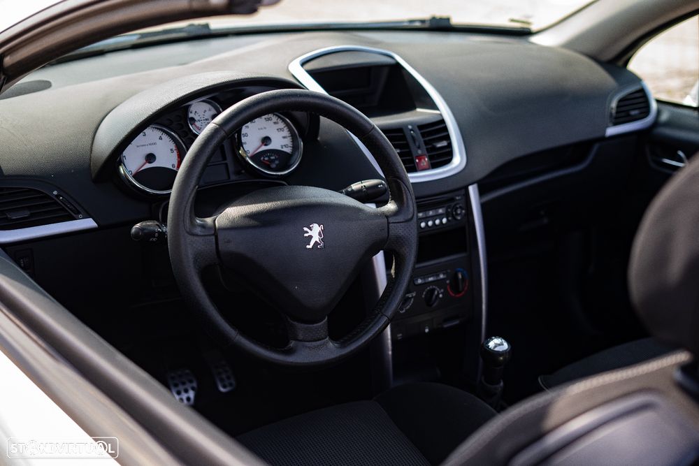 Peugeot 207 CC 1.6 HDi FAP - 11