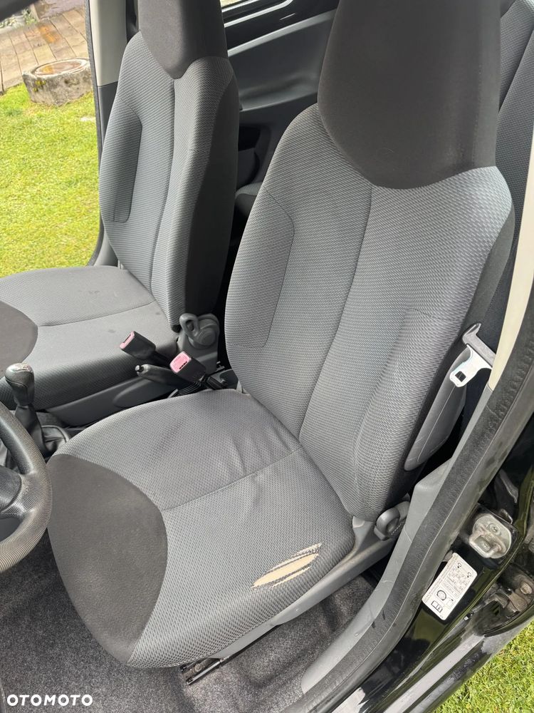 Toyota Aygo - 10