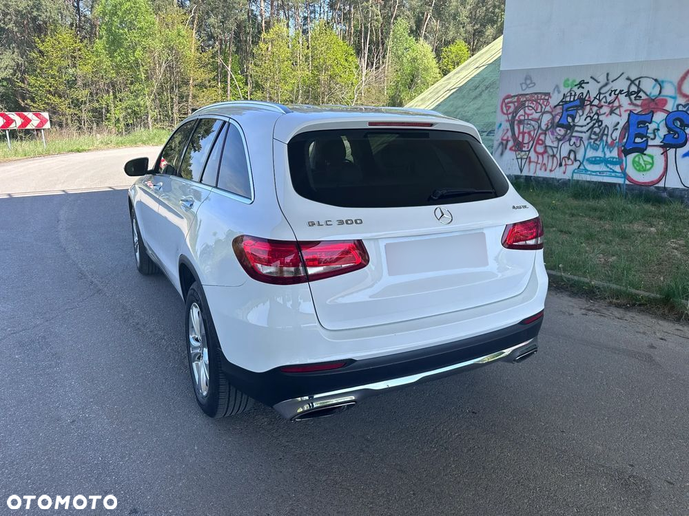 Mercedes-Benz GLC 300 4Matic 9G-TRONIC - 9