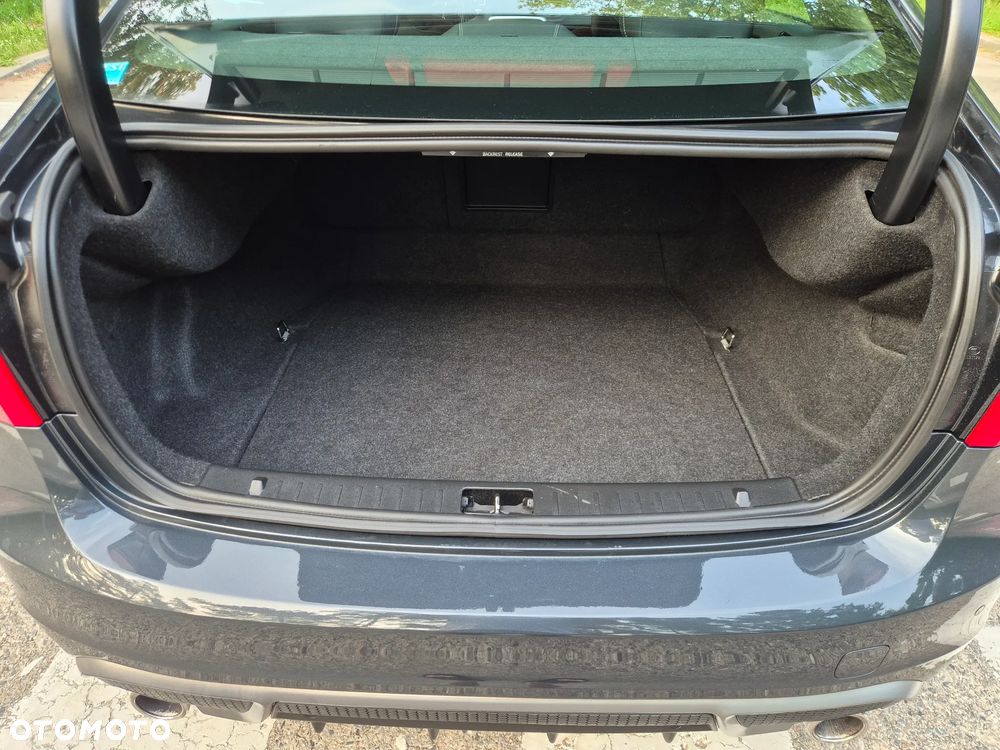 Volvo S60 D2 R-Design - 18
