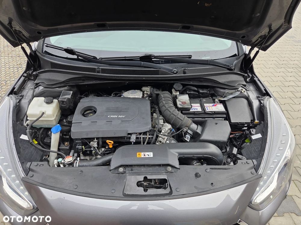 Hyundai i40 Kombi 1.7 CRDi DCT Premium - 23