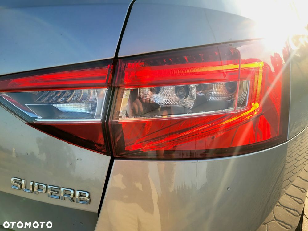 Skoda Superb 2.0 TSI Ambition DSG - 11