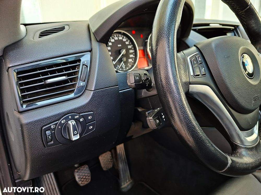 BMW X1 xDrive18d xLine - 17