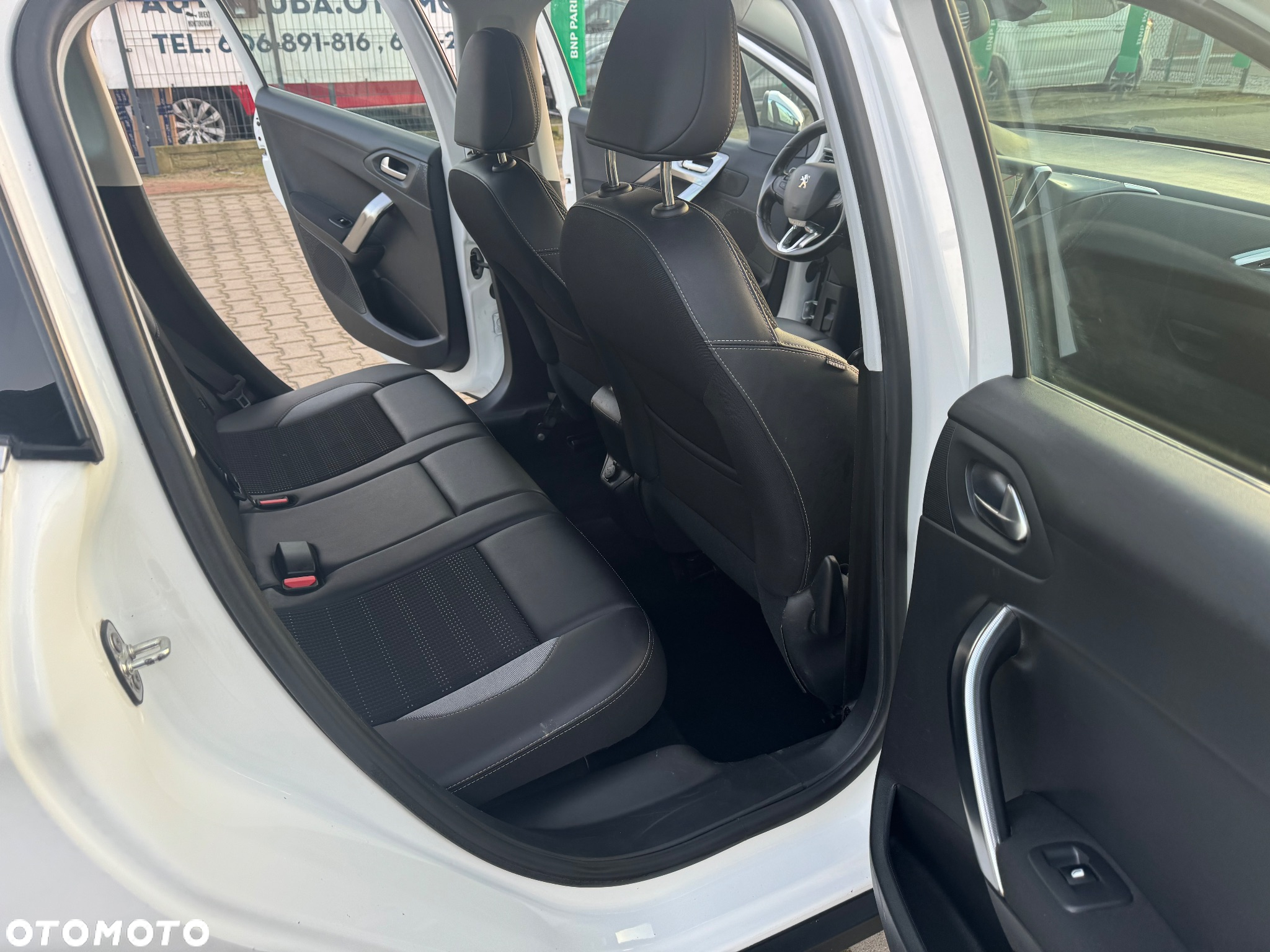 Peugeot 2008 PureTech 110 Stop&Start EAT6 Allure - 18