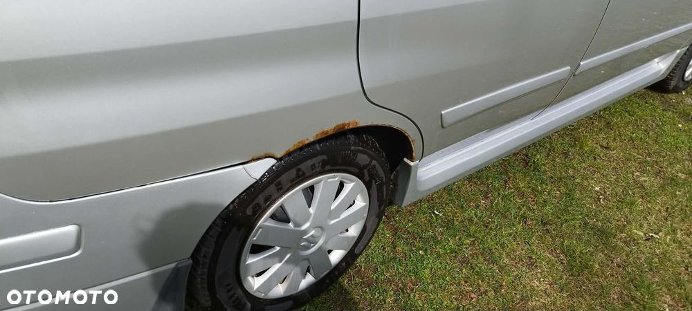 Suzuki Liana 1.6 - 9