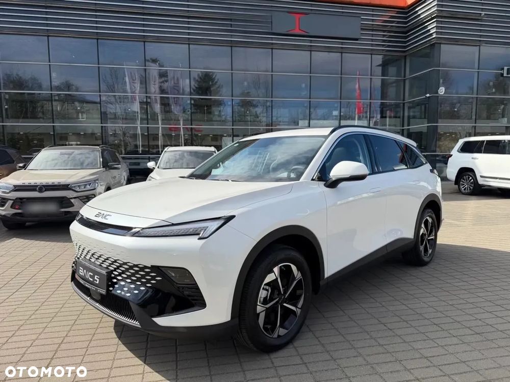 BAIC 5 2025