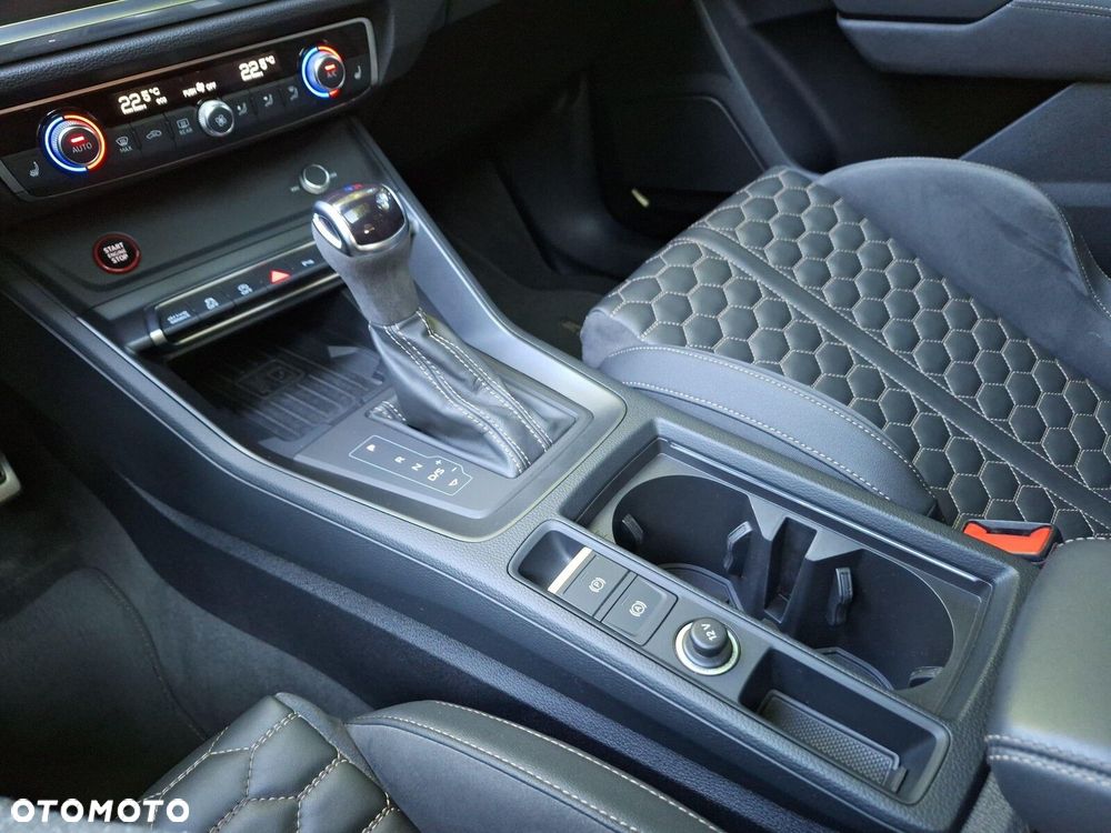 Audi Q3 RS S tronic - 23