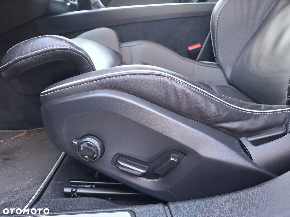 Volvo V60 D3 R-Design - 19