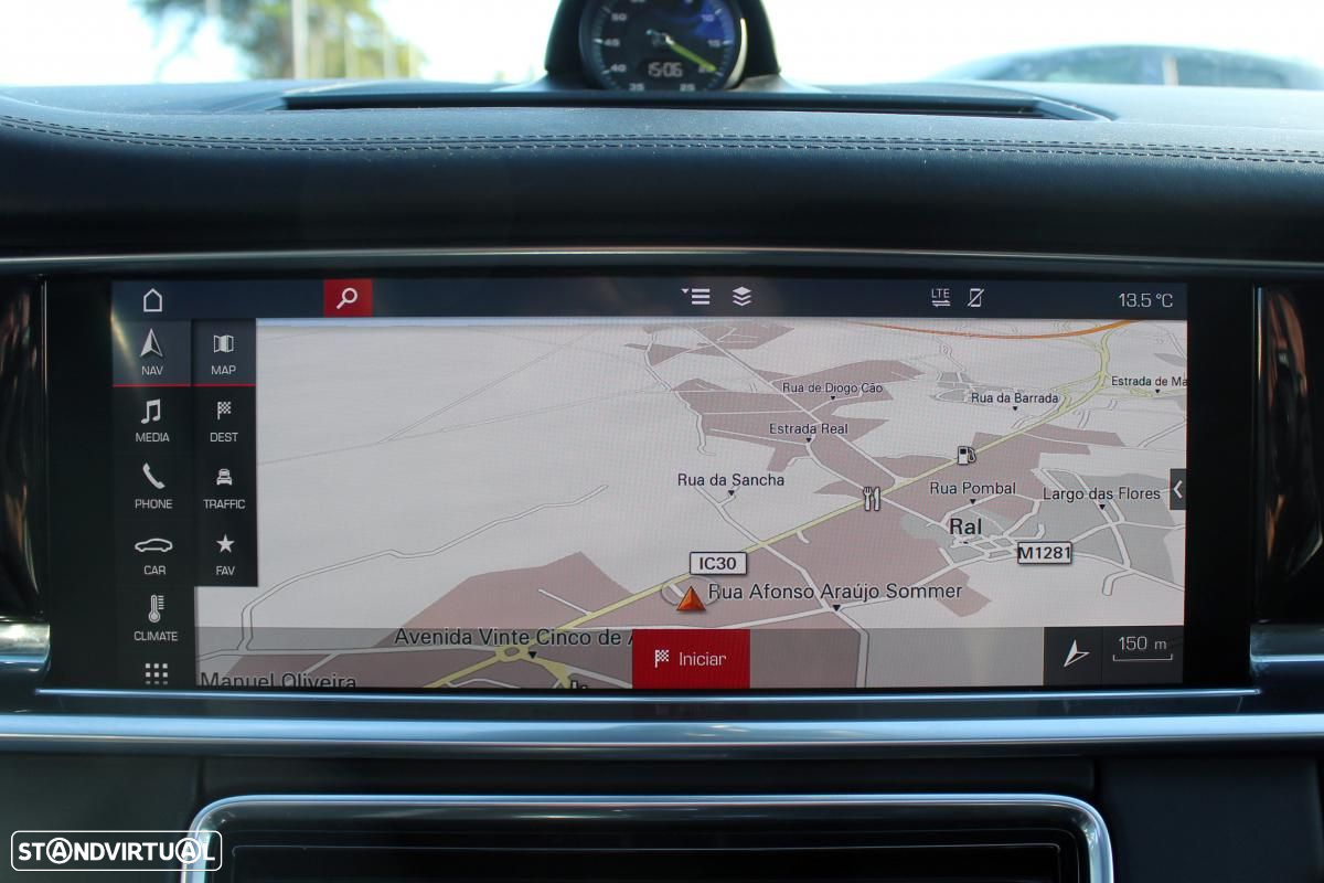 Porsche Panamera Sport Turismo 4 E-Hybrid - 26
