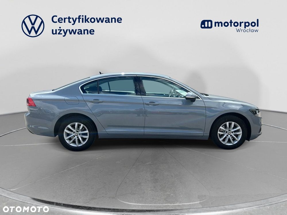 Volkswagen Passat - 16