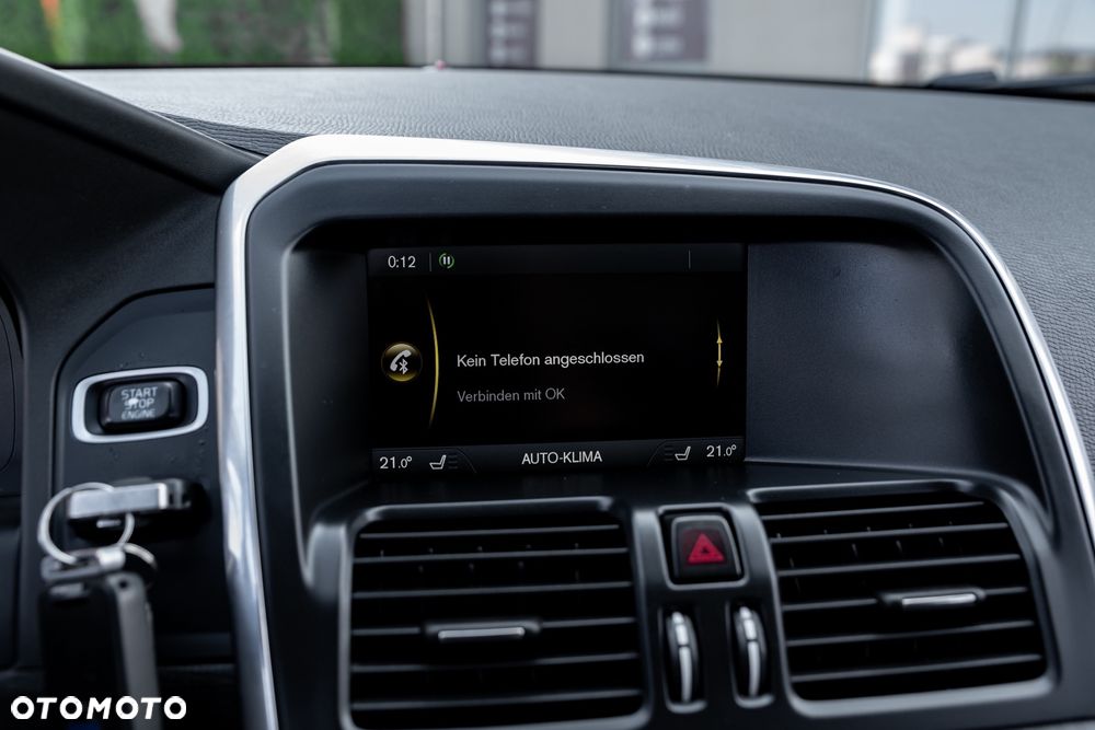 Volvo XC 60 D4 AWD Geartronic RDesign - 32