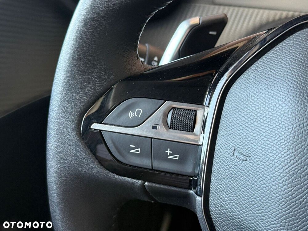 Peugeot 208 - 18