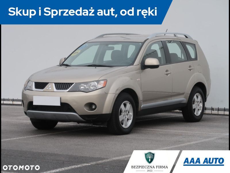 Mitsubishi Outlander - 2