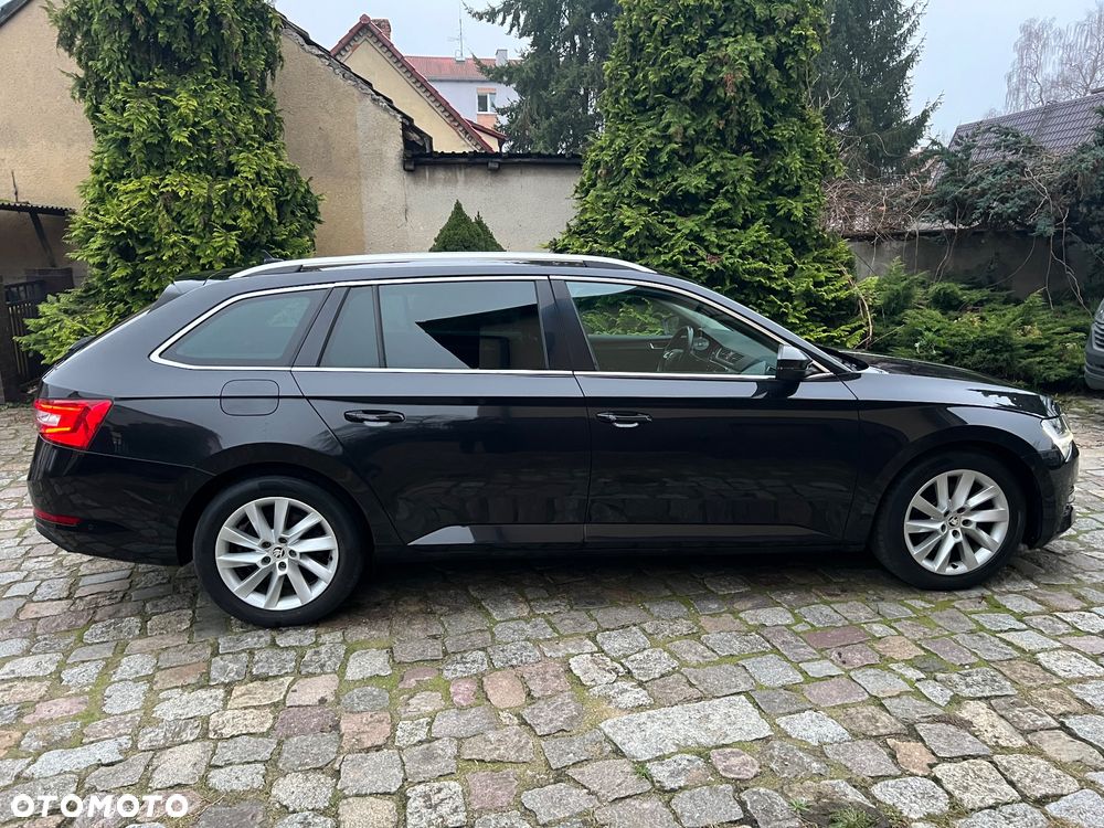 Skoda Superb 1.6 TDI DSG Ambition - 8