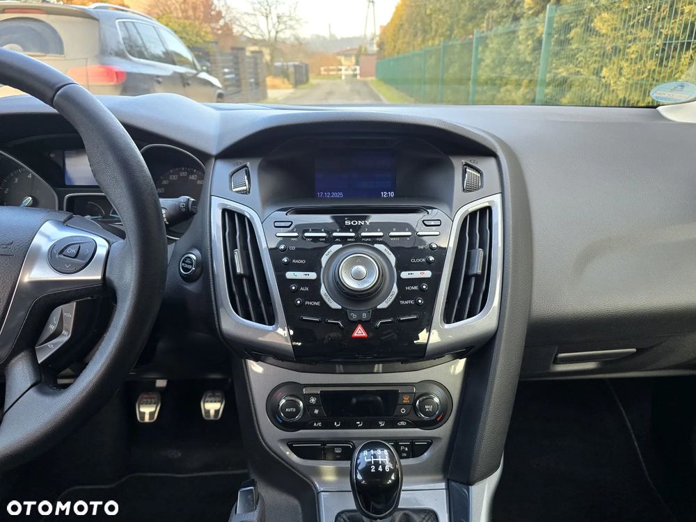 Ford Focus 1.0 EcoBoost Titanium - 28