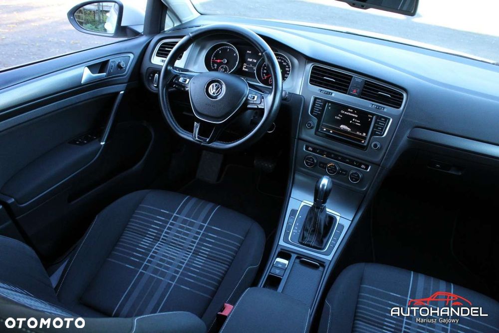 Volkswagen Golf - 8