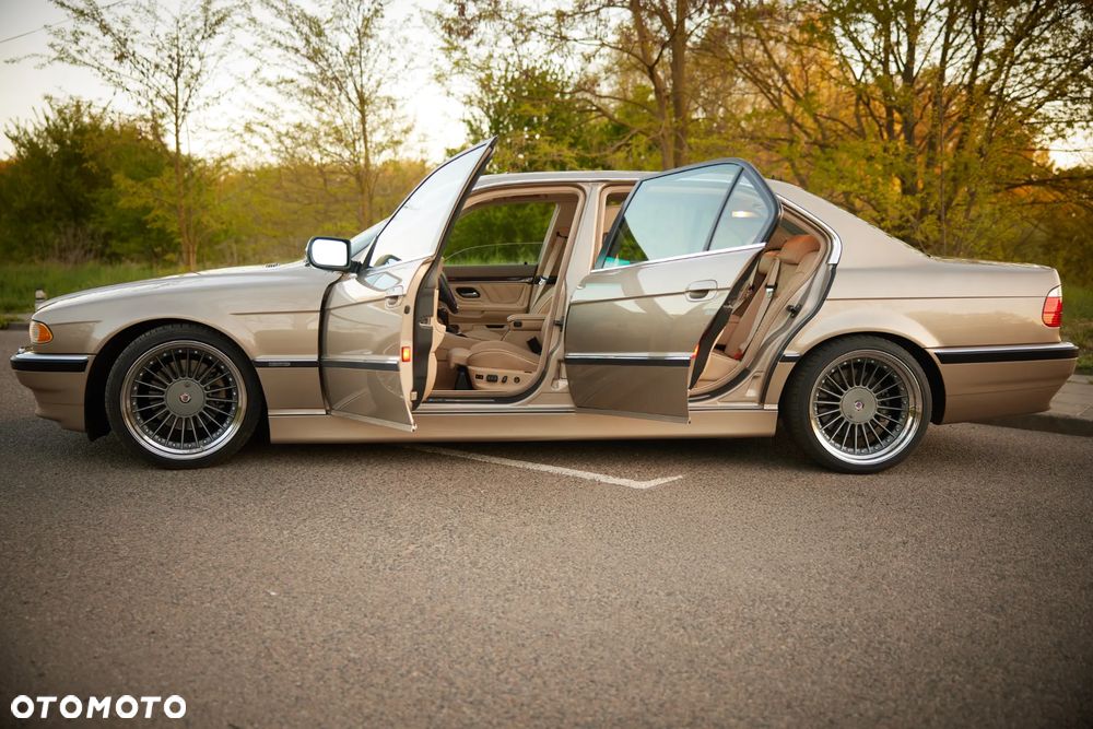 BMW Seria 7 - 34