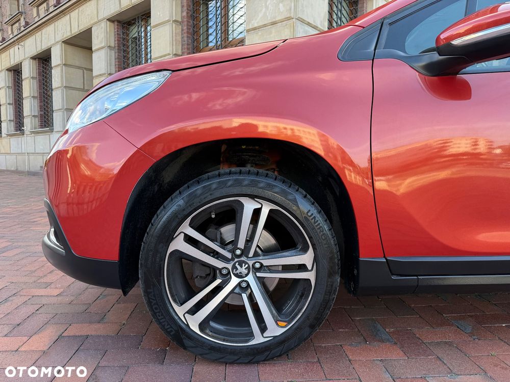 Peugeot 2008 1.2 Pure Tech Style S&S - 17