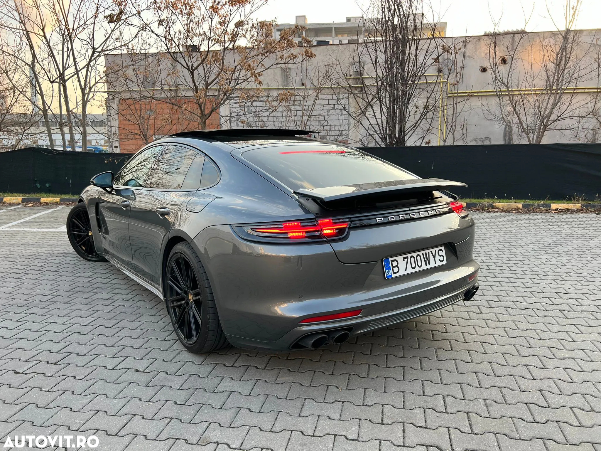 Porsche Panamera 4 E-Hybrid - 5