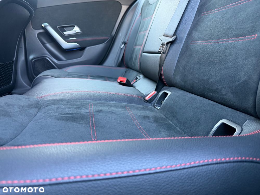 Mercedes-Benz Klasa A 220 4-Matic AMG Line 7G-DCT - 25