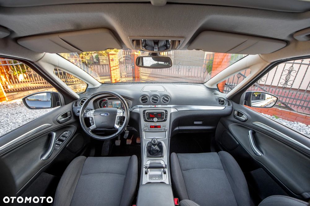 Ford S-Max 2.5 Titanium - 23