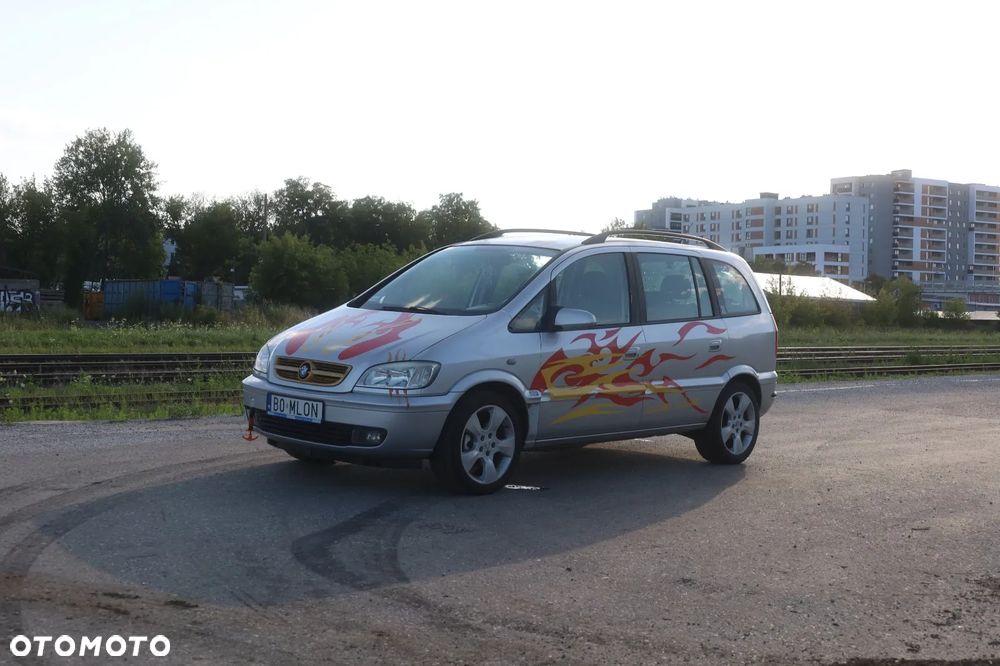 Opel Zafira 1.8 16V Comfort - 1