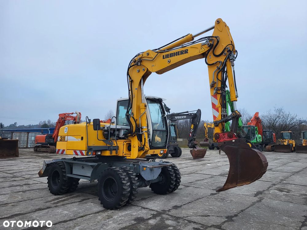 Liebherr A 311 spr z Niemiec