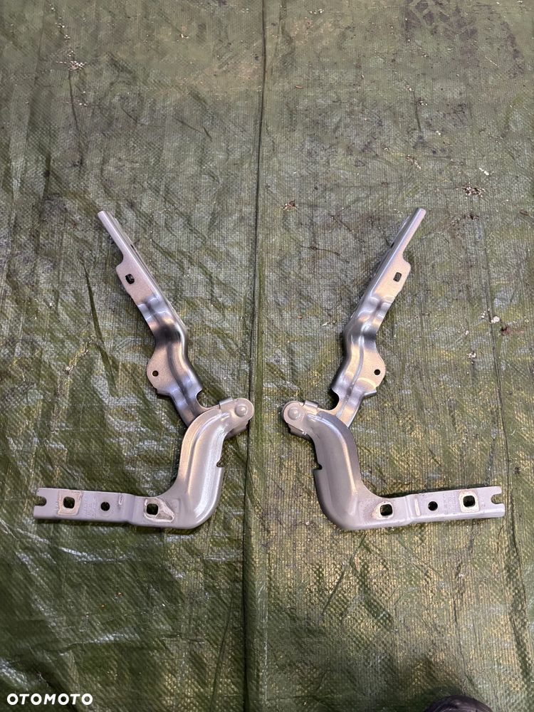 Seat Ateca zawias maski prawy lewy 575823302A 575823301A - 4