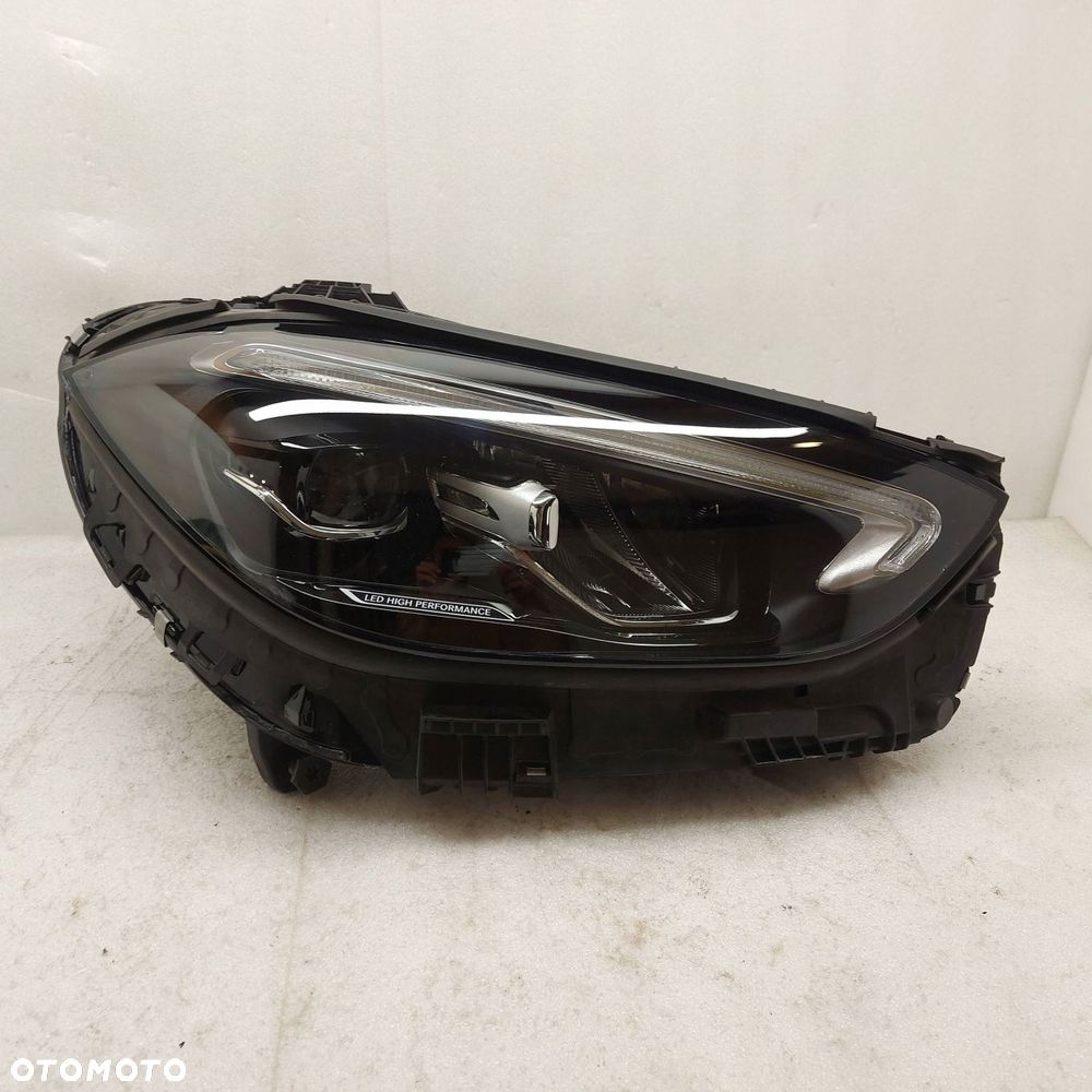 mercedes-benz c w206 przód strona prawa performance led a2069060803 - 1