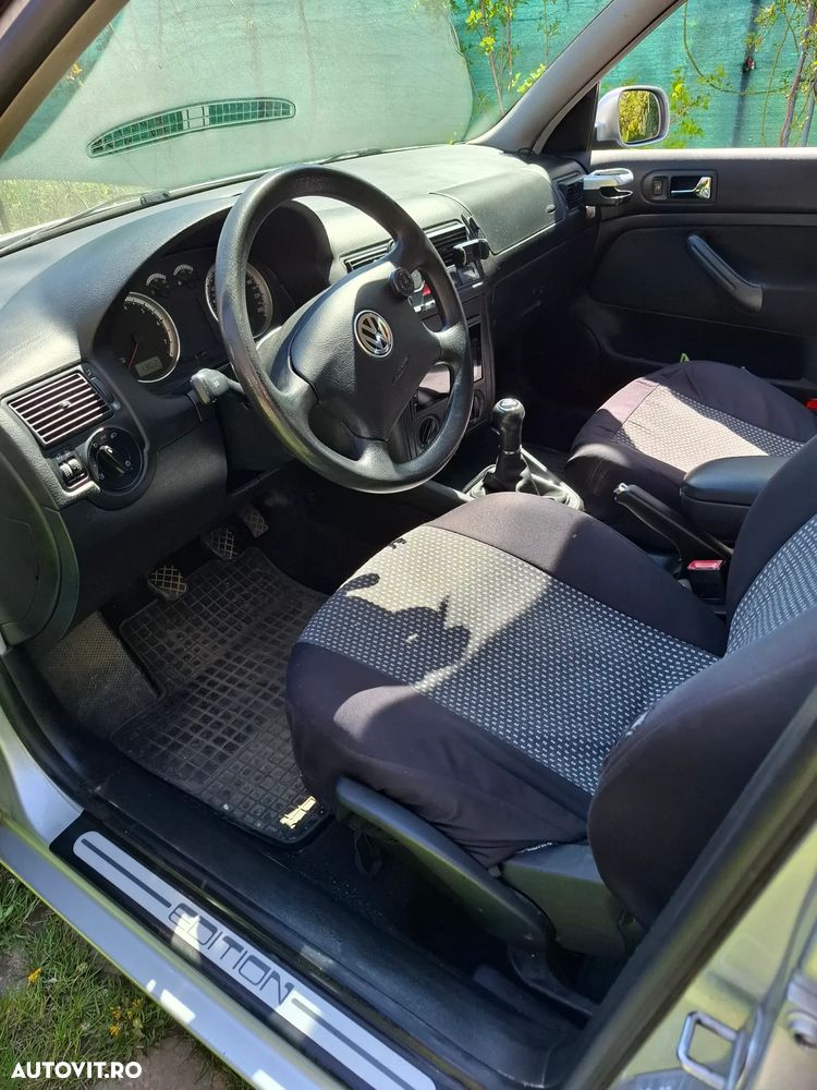 Volkswagen Golf - 6