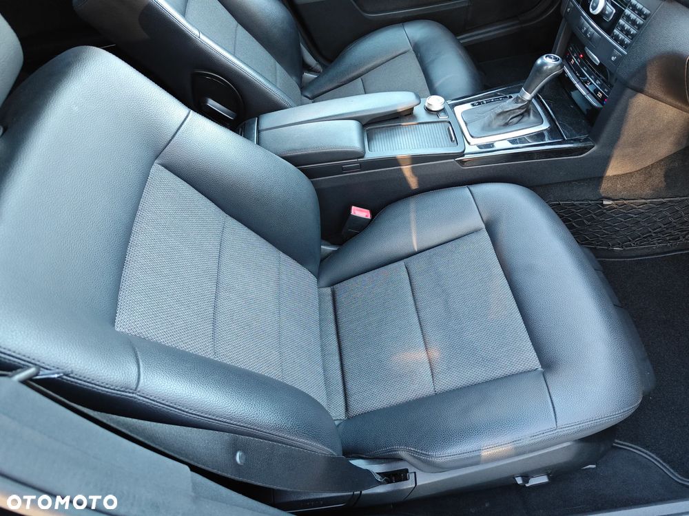 Mercedes-Benz Klasa E 200 CDI DPF BlueEFFICIENCY Automatik Avantgarde - 41