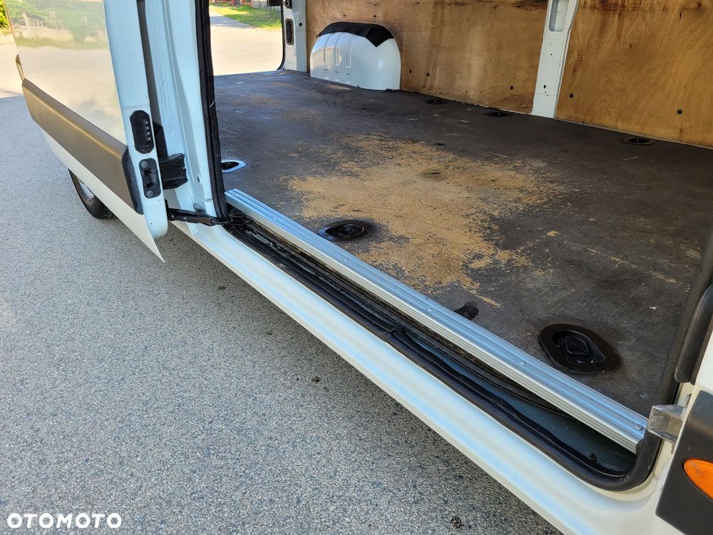 Ford Transit Connect - 17