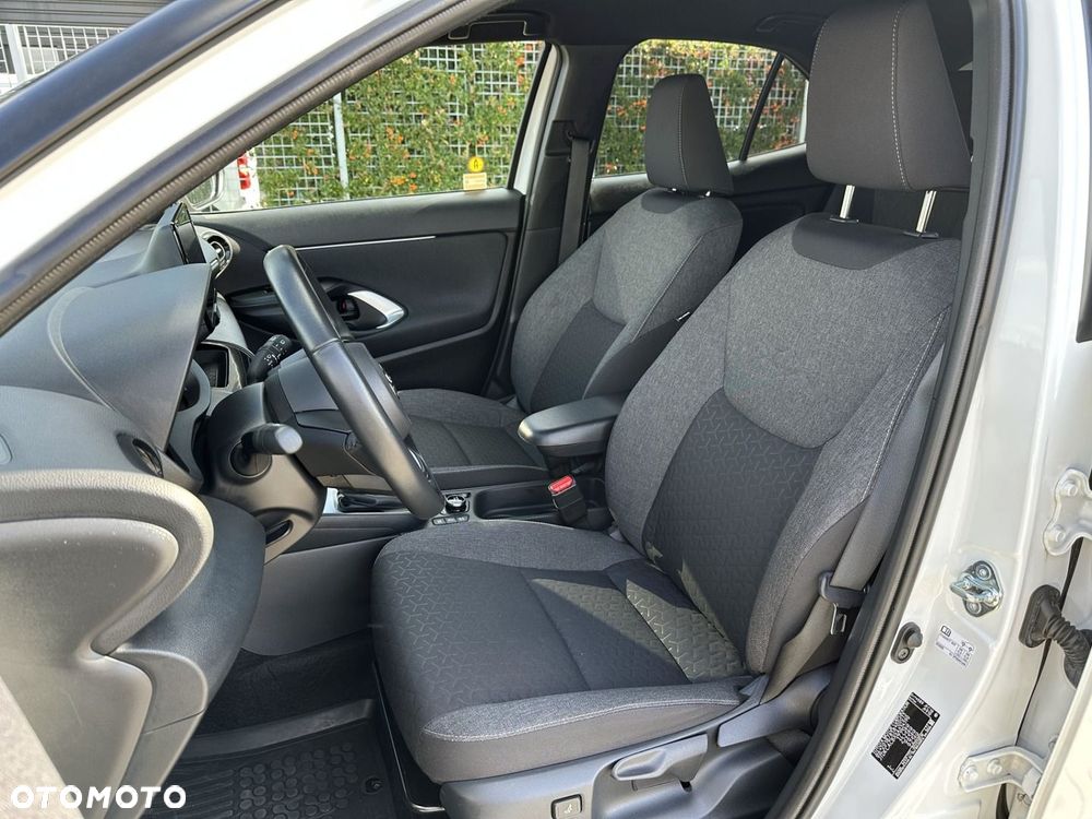Toyota Yaris Cross Hybrid 1.5 Comfort 4x4 - 12