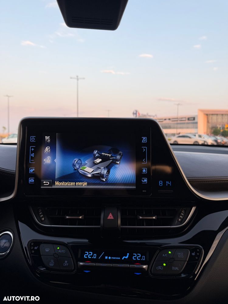 Toyota C-HR Lounge - 11