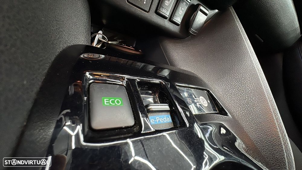 Nissan Leaf N-Connecta Full Led - 16