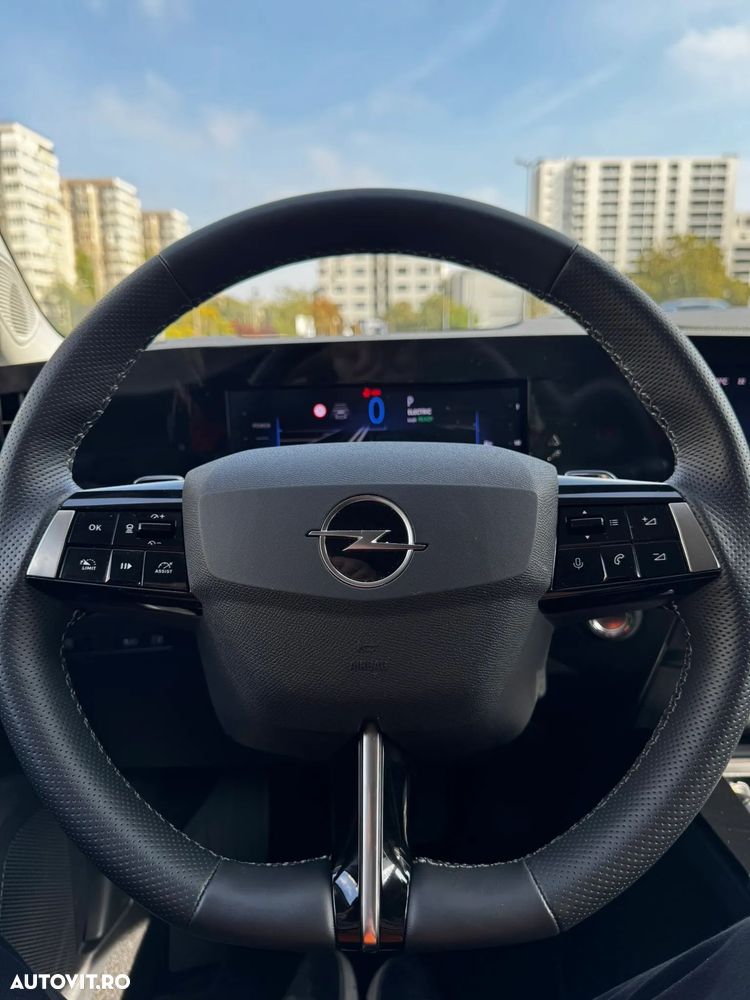 Opel Astra 1.6L Turbo PHEV AT8 Edition - 11